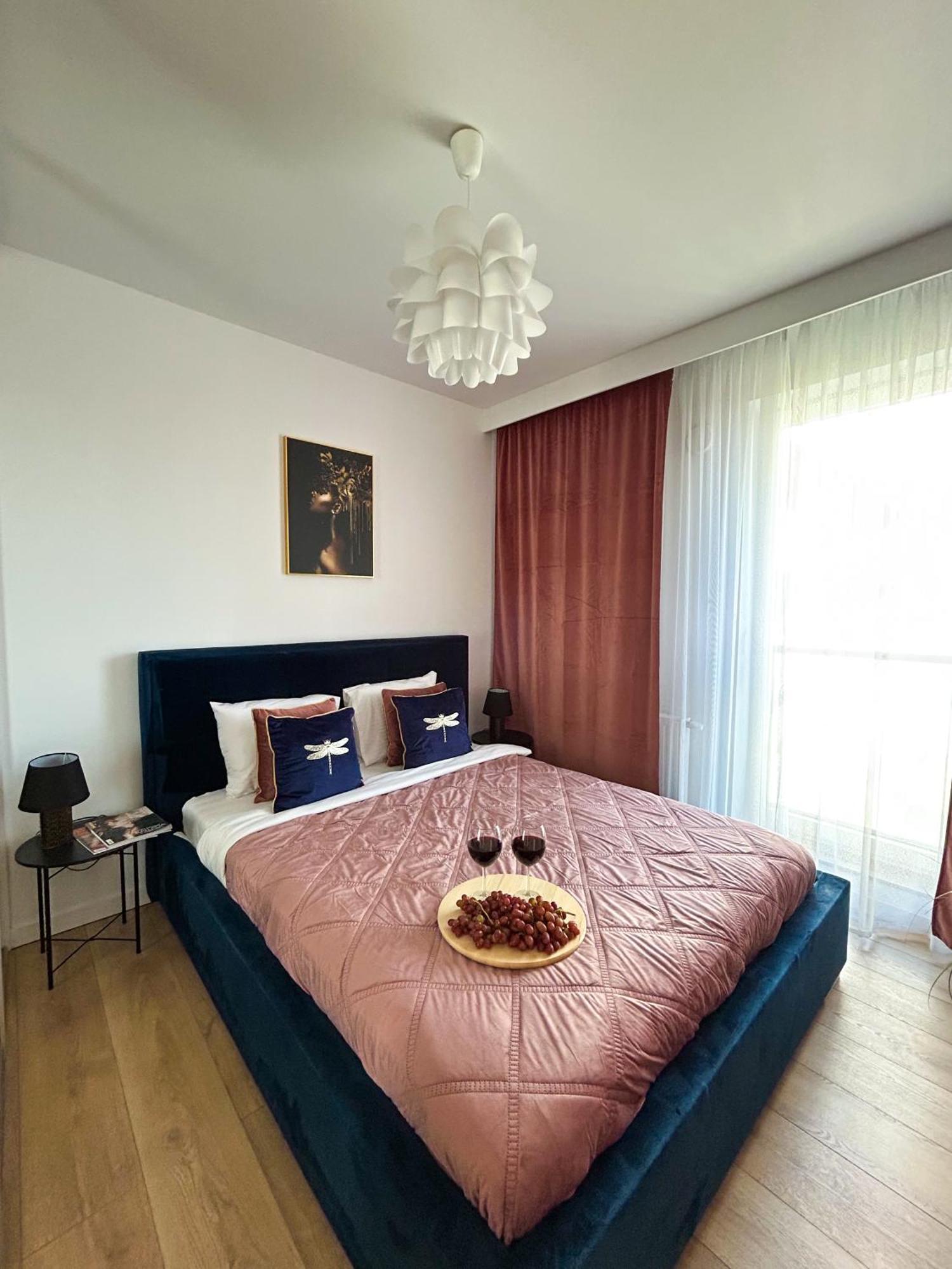Lumina Stylish 3-Room Apart With Balcony 罗兹 外观 照片