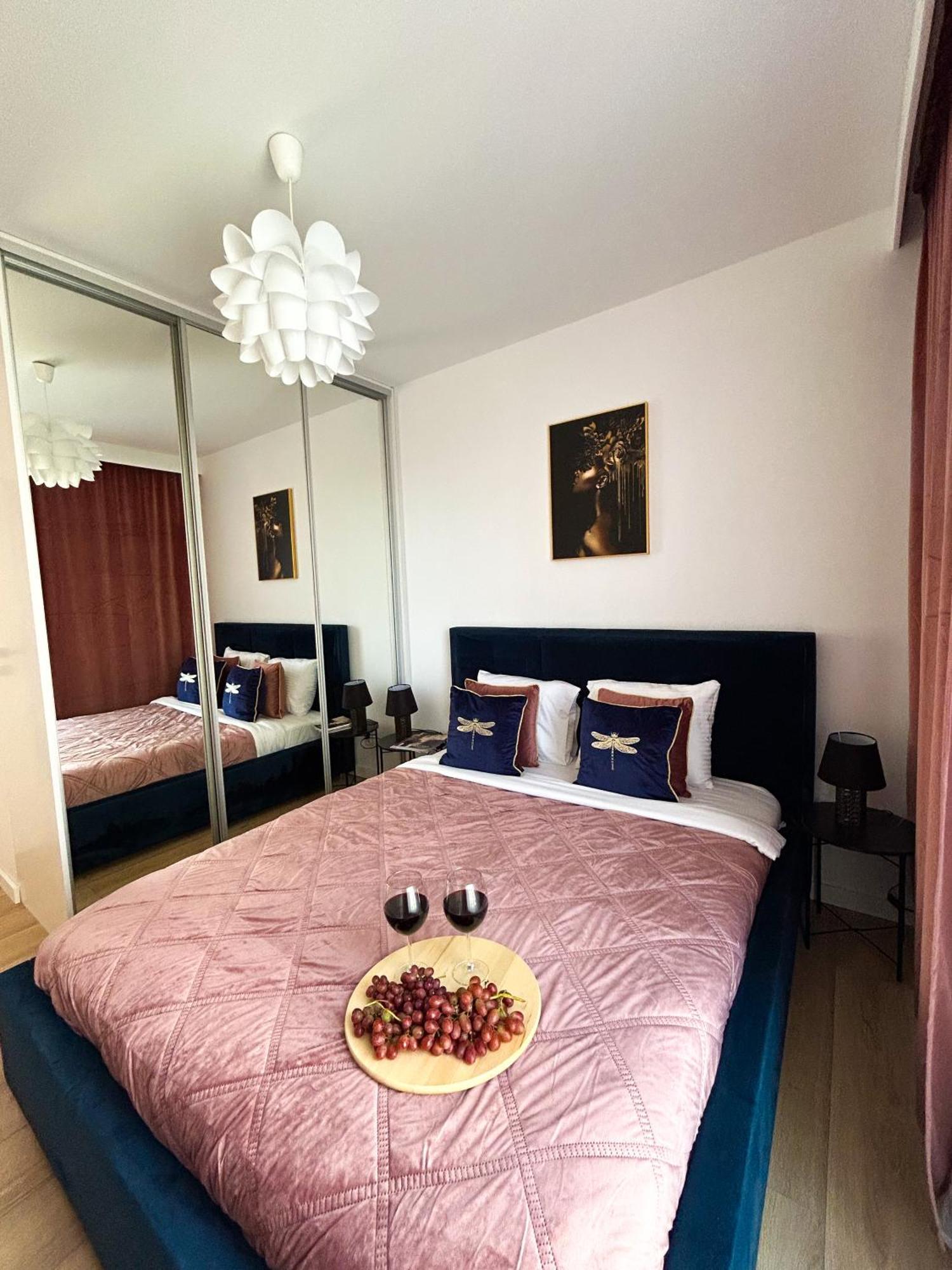 Lumina Stylish 3-Room Apart With Balcony 罗兹 外观 照片