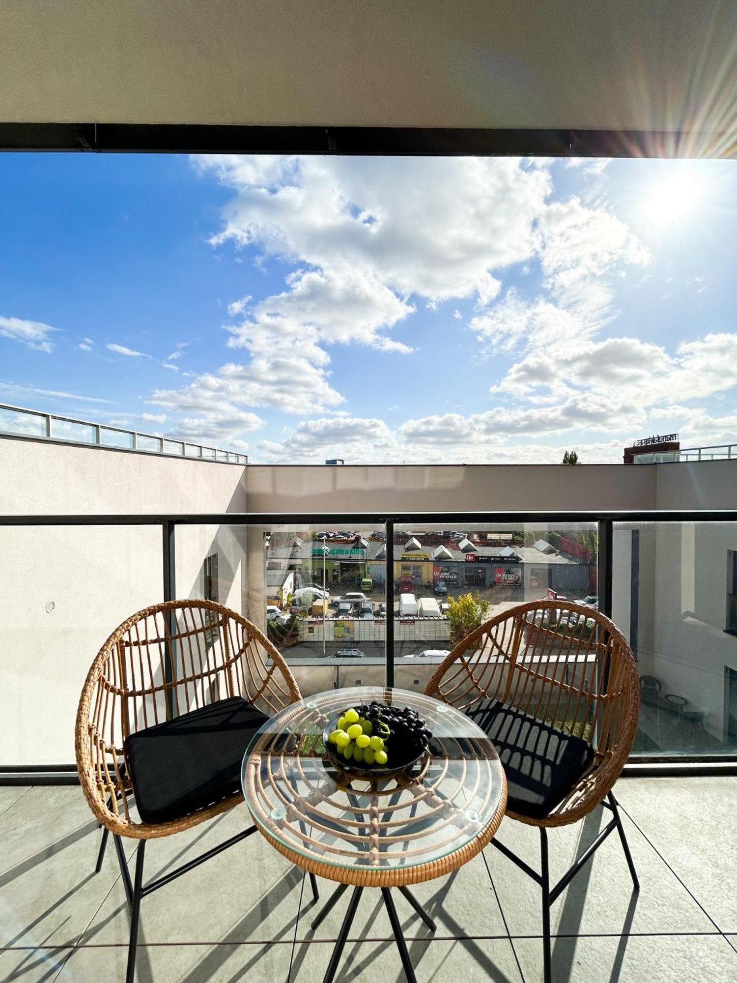 Lumina Stylish 3-Room Apart With Balcony 罗兹 外观 照片